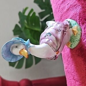 Beatrix Potter "Jemima Puddleduck" Fine Porcelain Collectible❤️